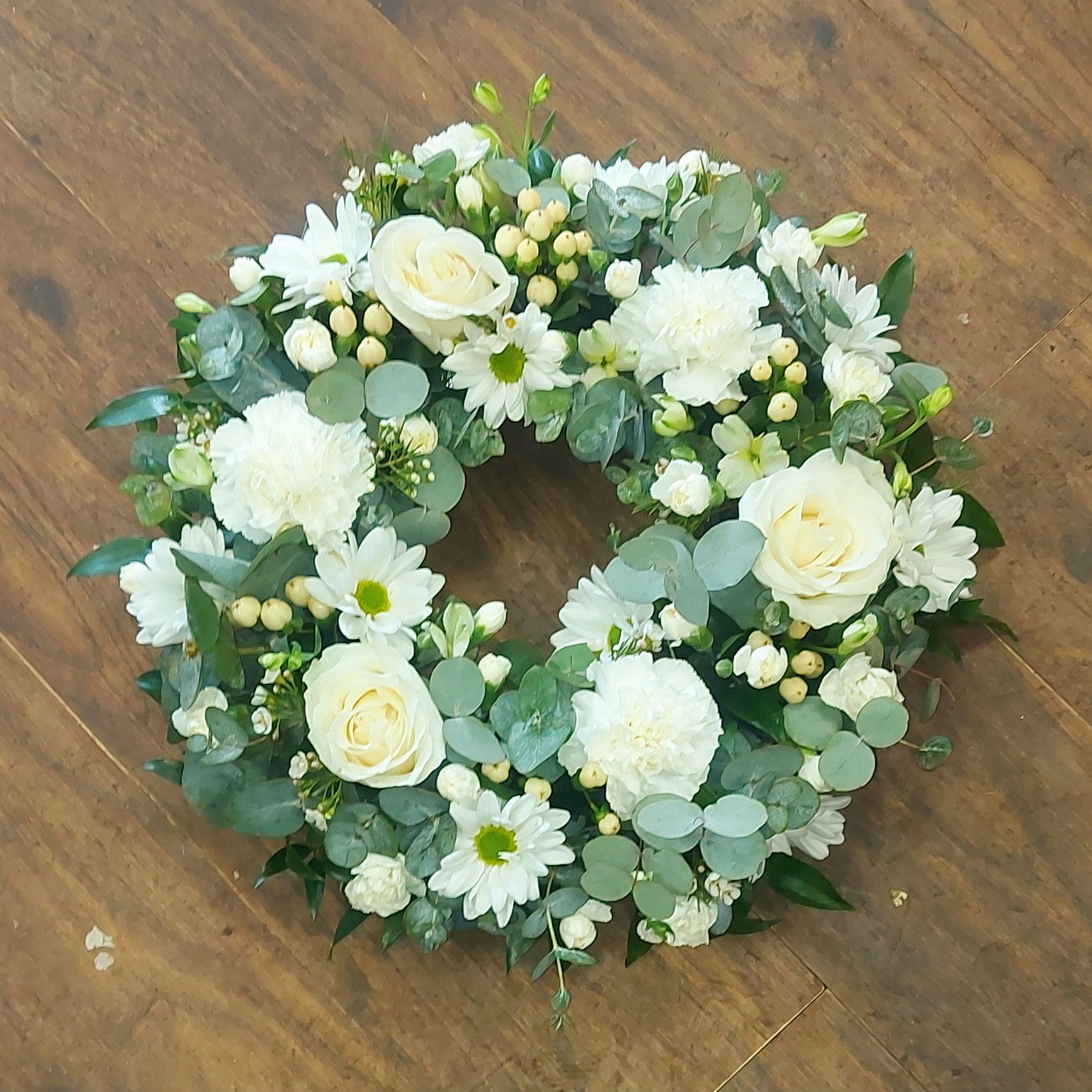 Classic Wreath in White -SYM-321